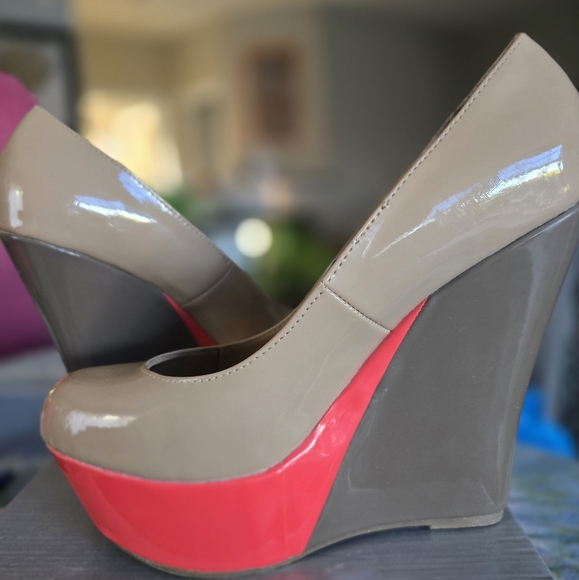 NIB!! Tan and Pink Platform Wedge Heels size 10 - Picture 8 of 8